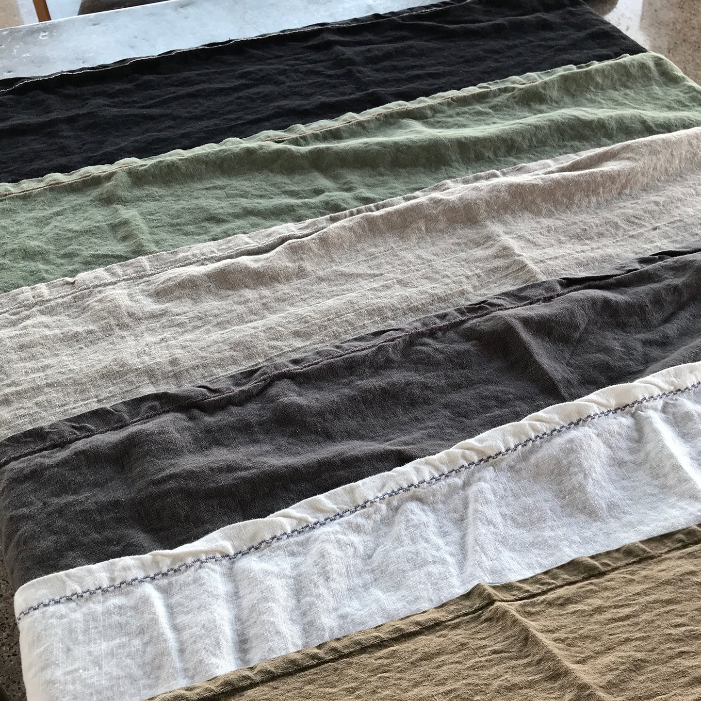 Caminos de mesa de lino MARRAKECH hilo de color