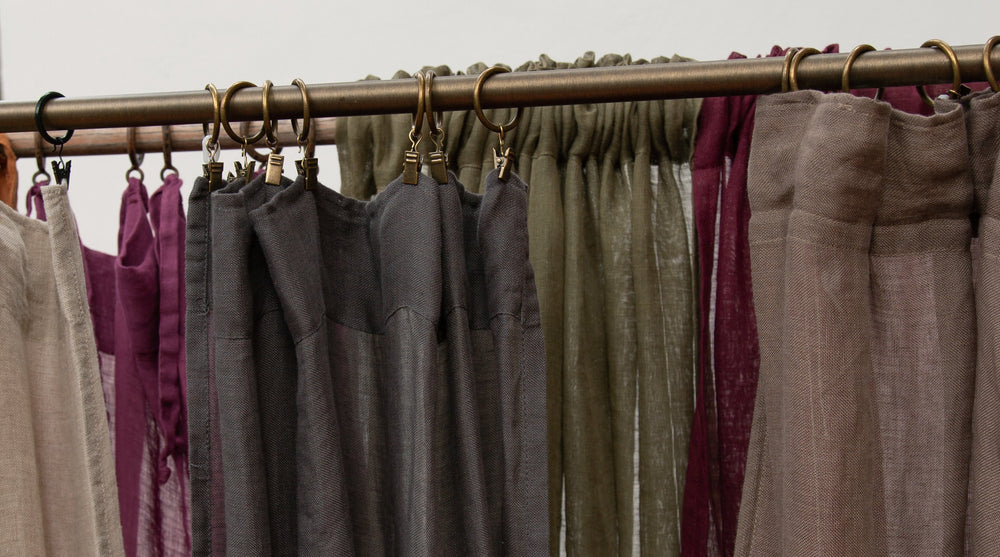 Cortinas de lino de colores en varios acabados para barras de todas las medidas.