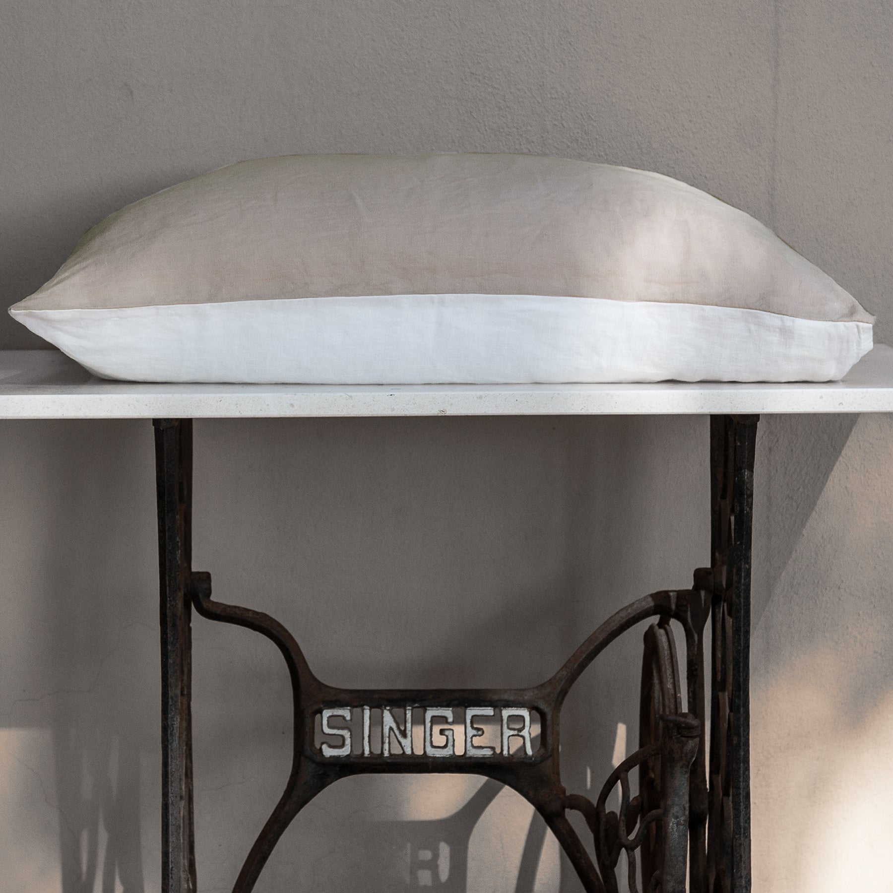 Funda de almohada de lino bicolor, blanca y natural