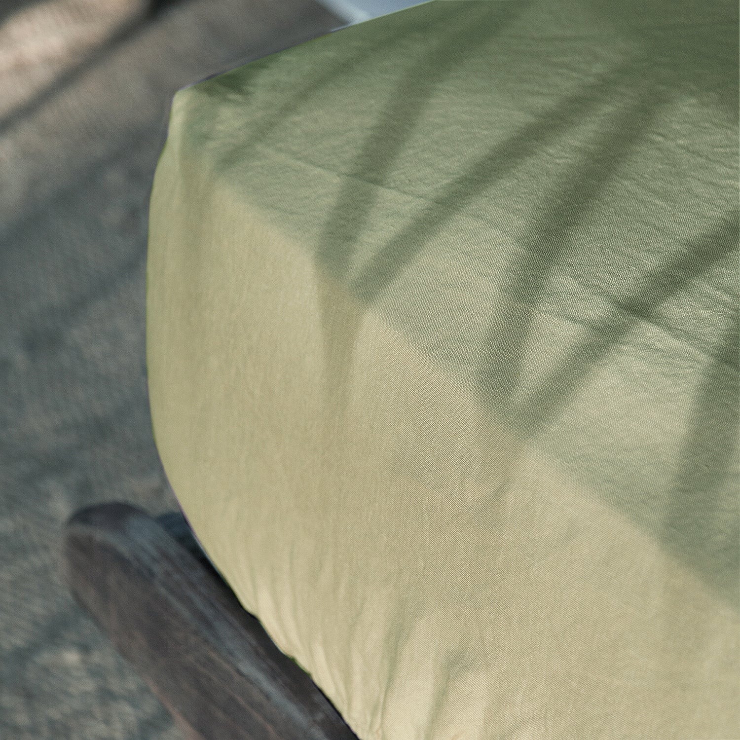 Sábana bajera de lino verde olivo. Lino lavado.