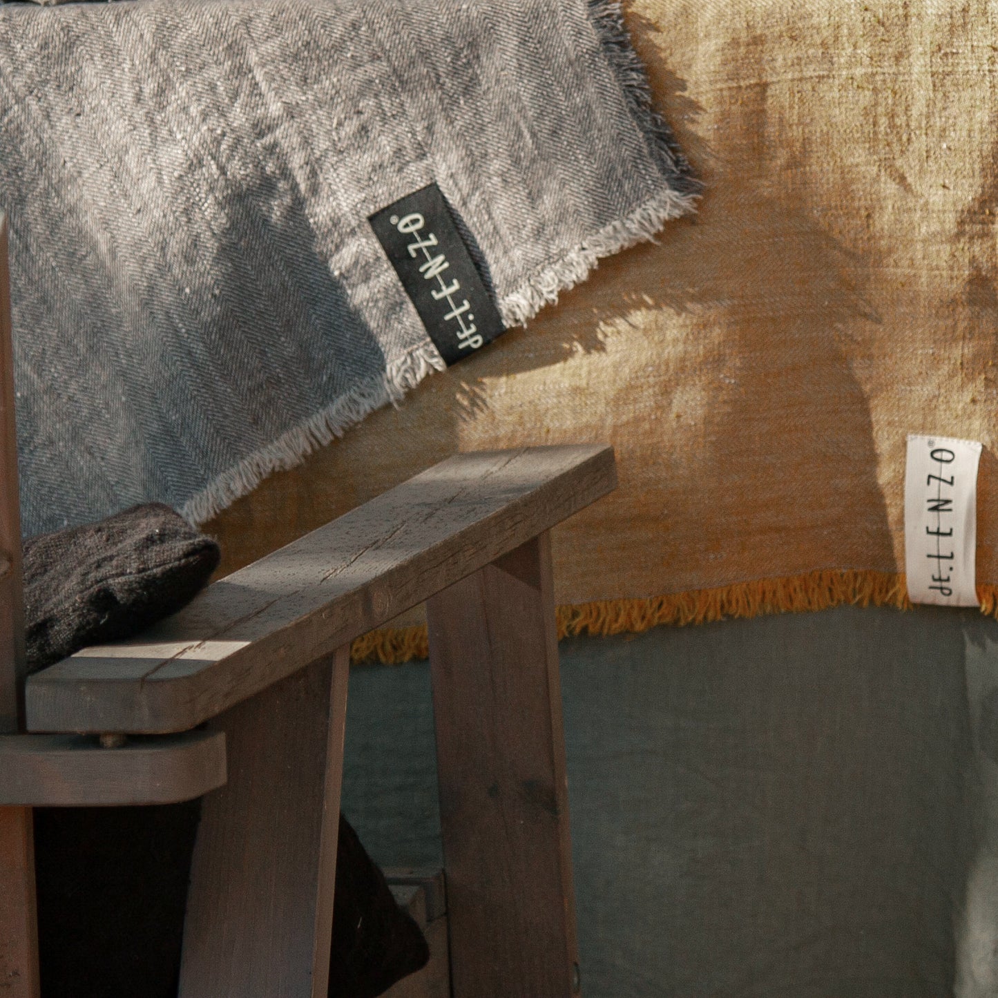 Caminos de mesa de lino JAIPUR desflecados