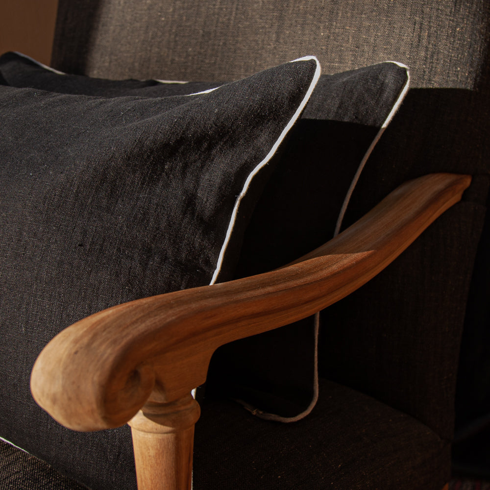 Cojín clásico NEGRO