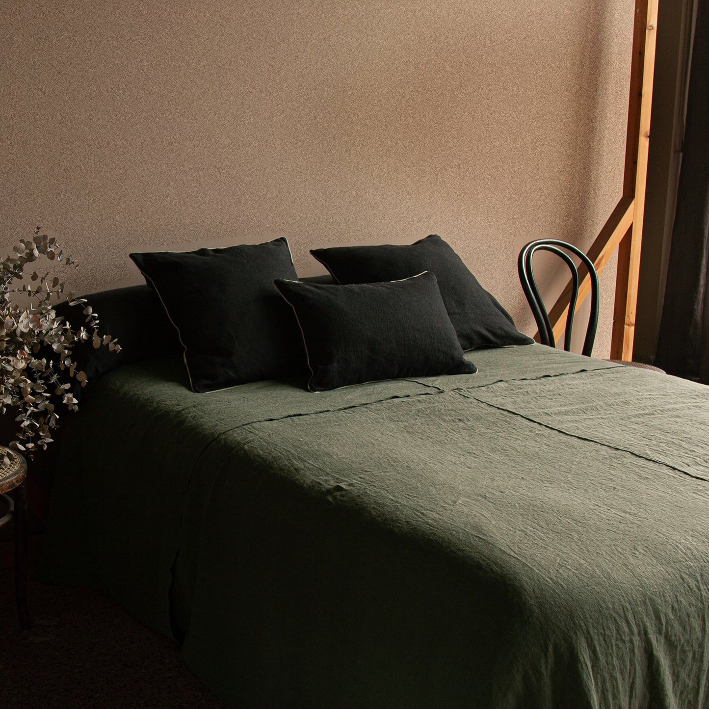 Colcha y Plaid de lino lavado CLÁSICO VERDE