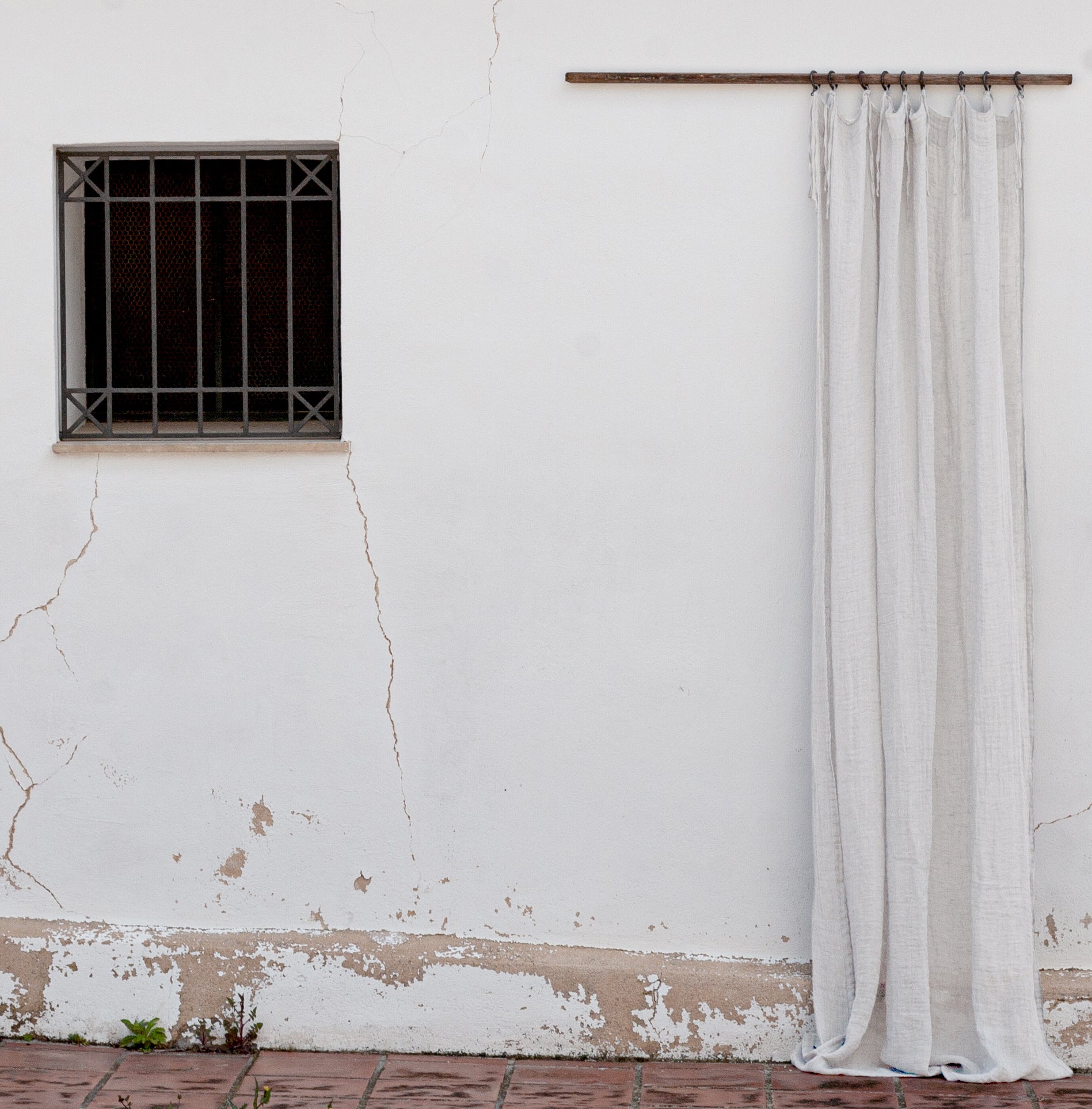 Cortina blanca de lino