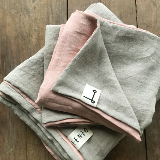 Funda nórdica de lino natural con lino rosa.