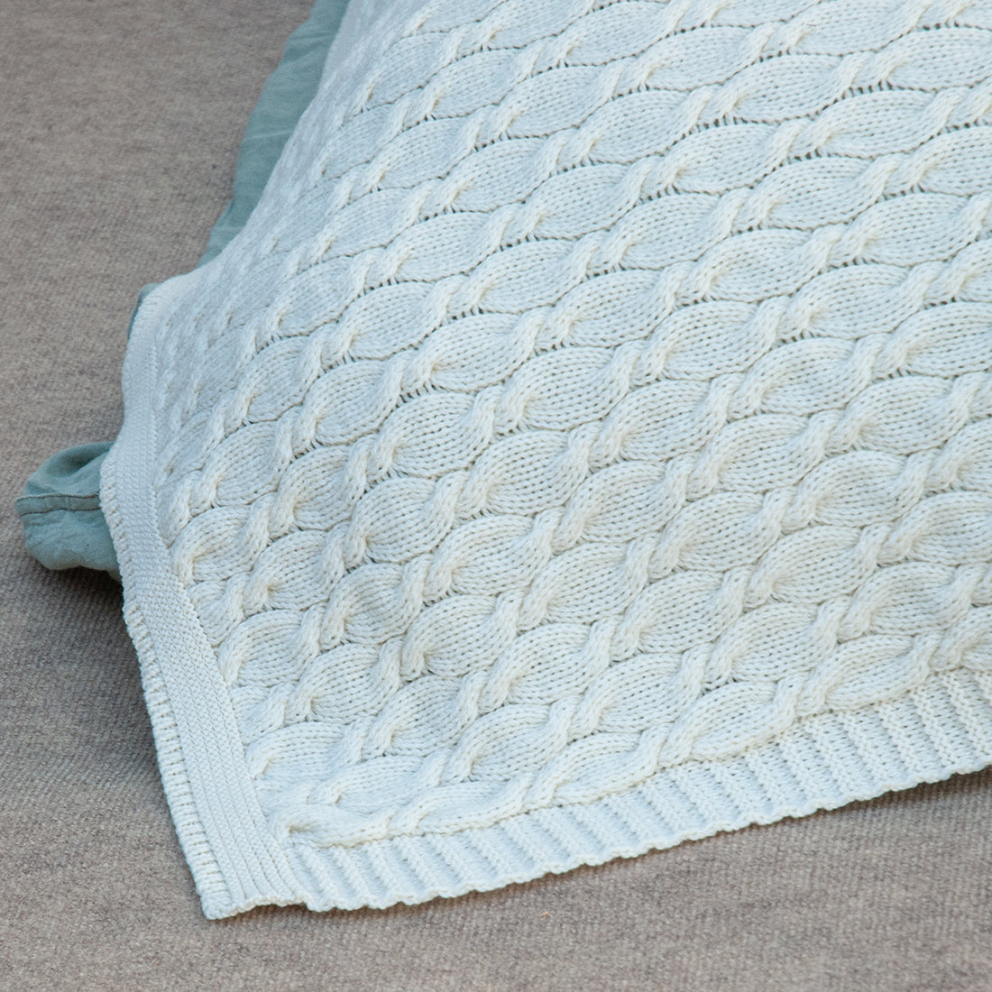 Manta trenzada de lana merino