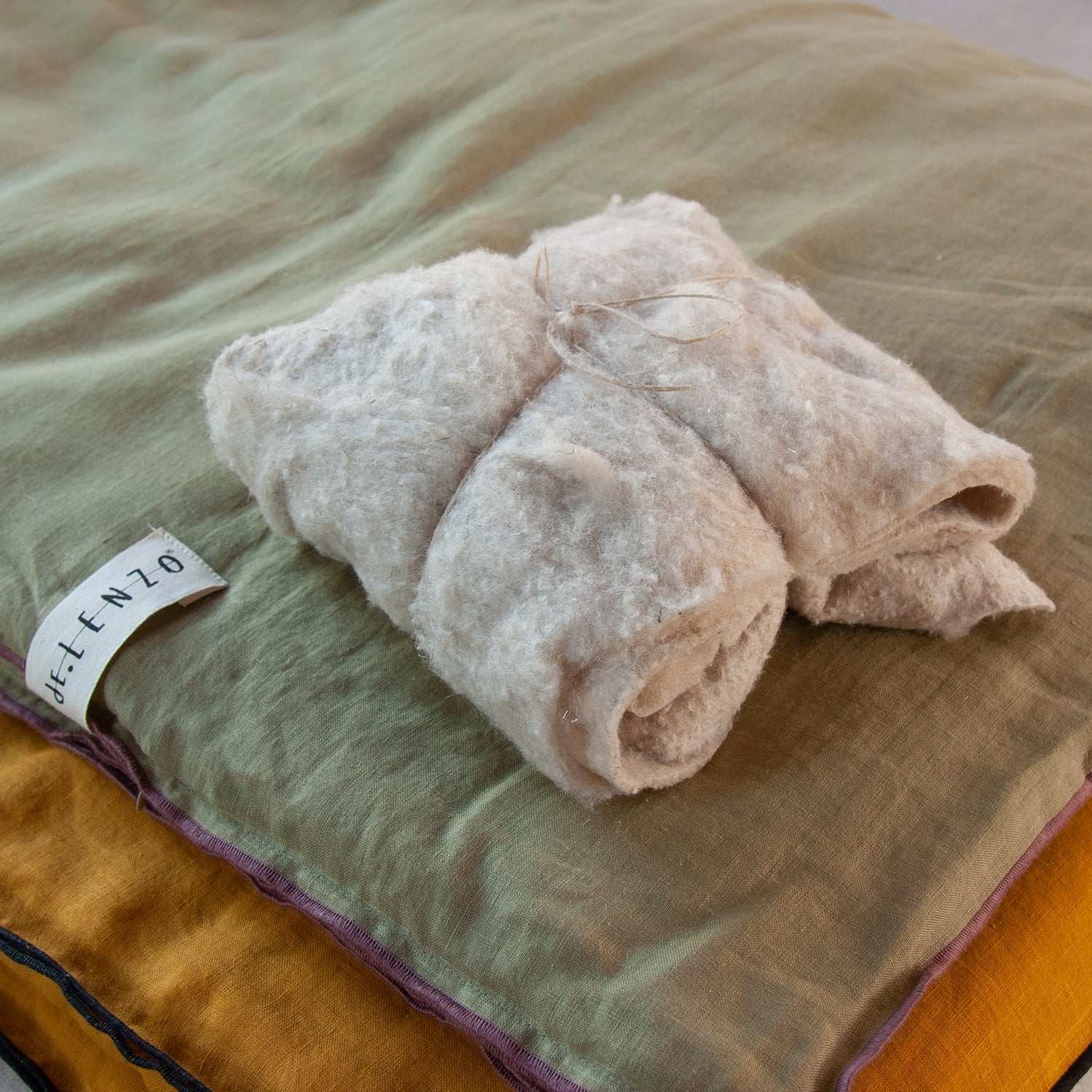 Edredón de lino para pie de cama de verano