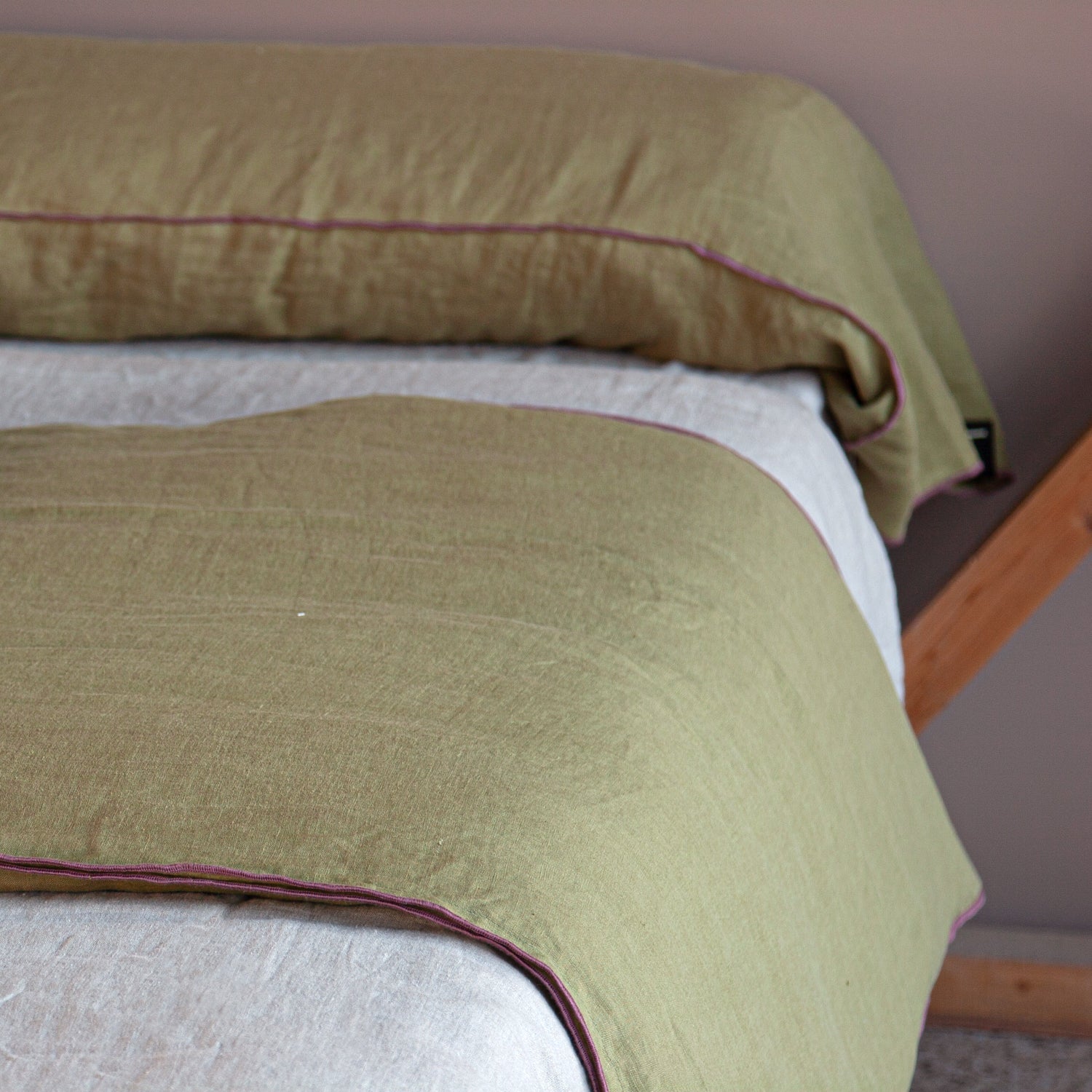 Edredón para pie de cama de verano de lino verde