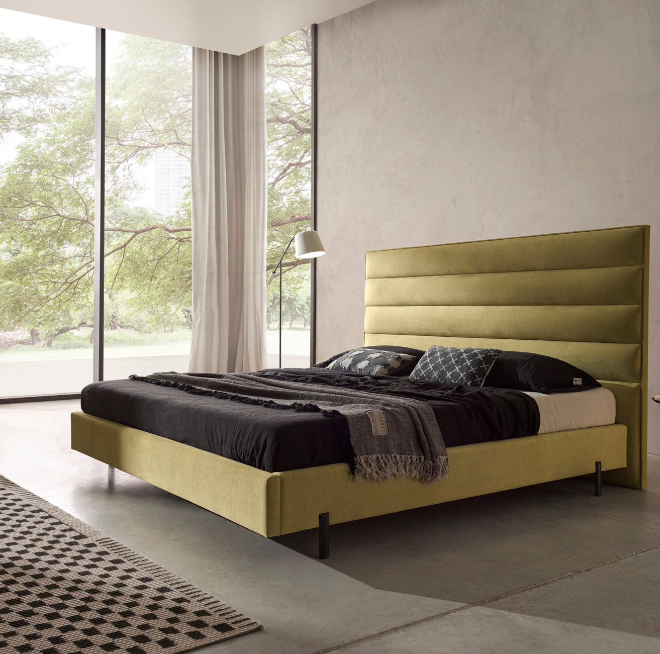 Plaid de lino negro jaspeado con natural y sábanas negras