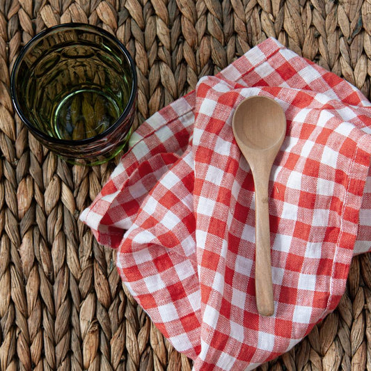 Servilletas de lino rojas y blancas con cuadros vichy. dE.LENZO