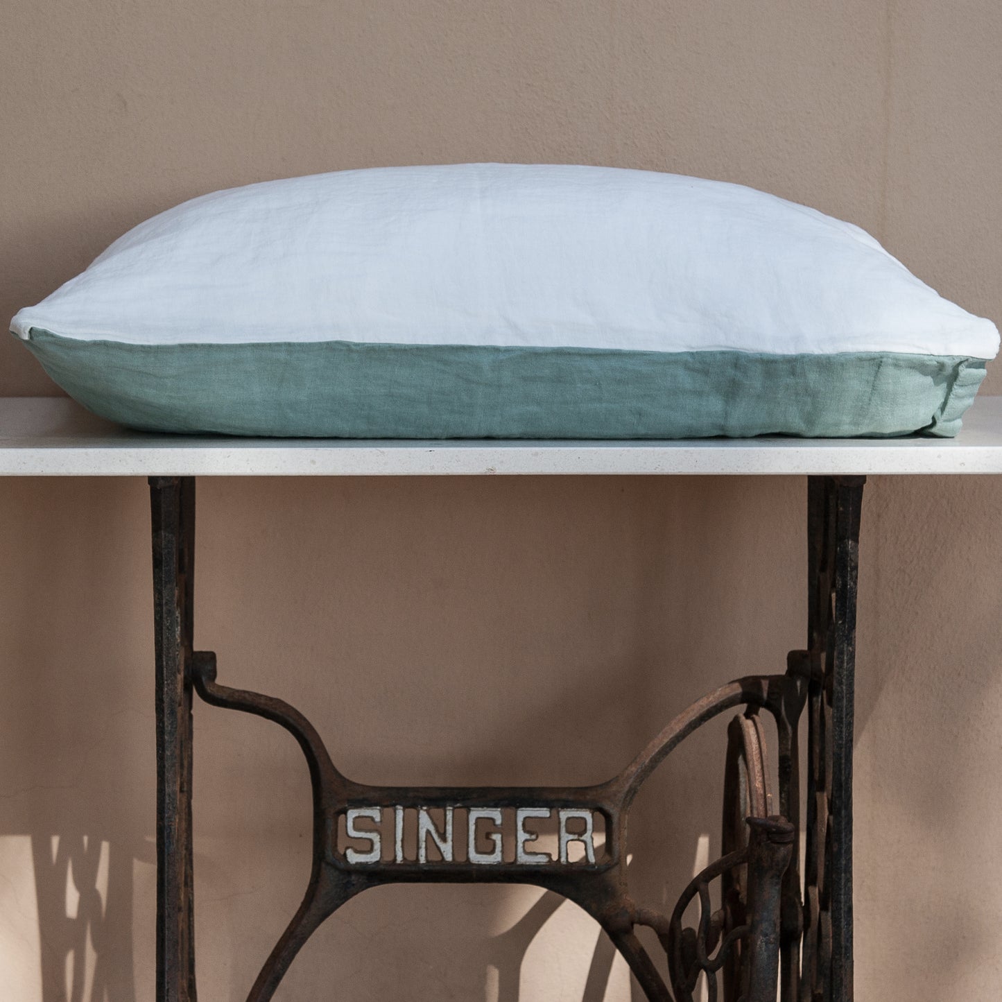 Funda de almohadas de lino VERDE&BLANCA - dE.LENZO 