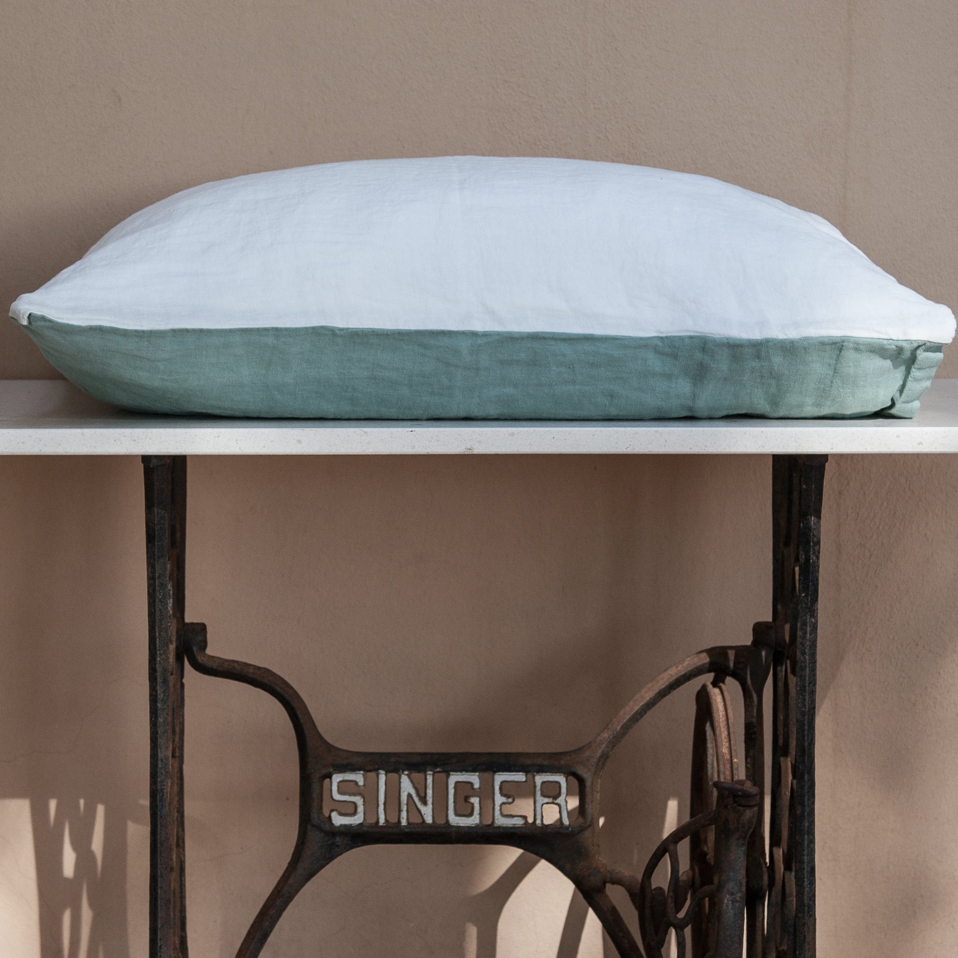 Funda de almohadas de lino VERDE&BLANCA - dE.LENZO 