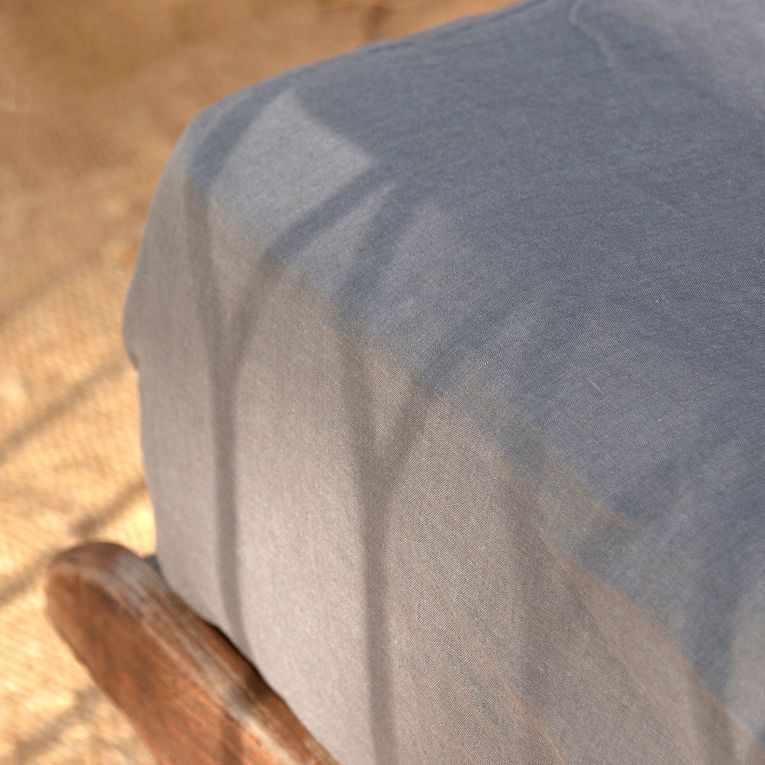 Bajera de lino gris.