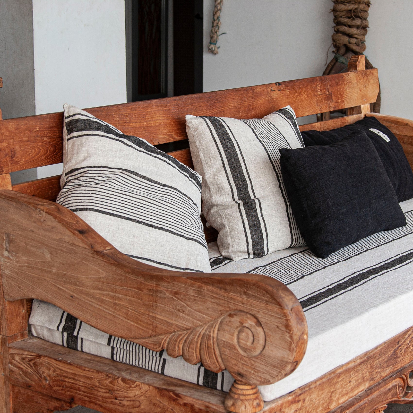 Cojín menorca 60x60cm - dE.LENZO