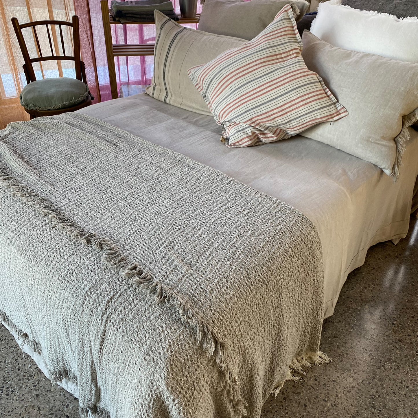 Manta/colcha de lino GOFRADA