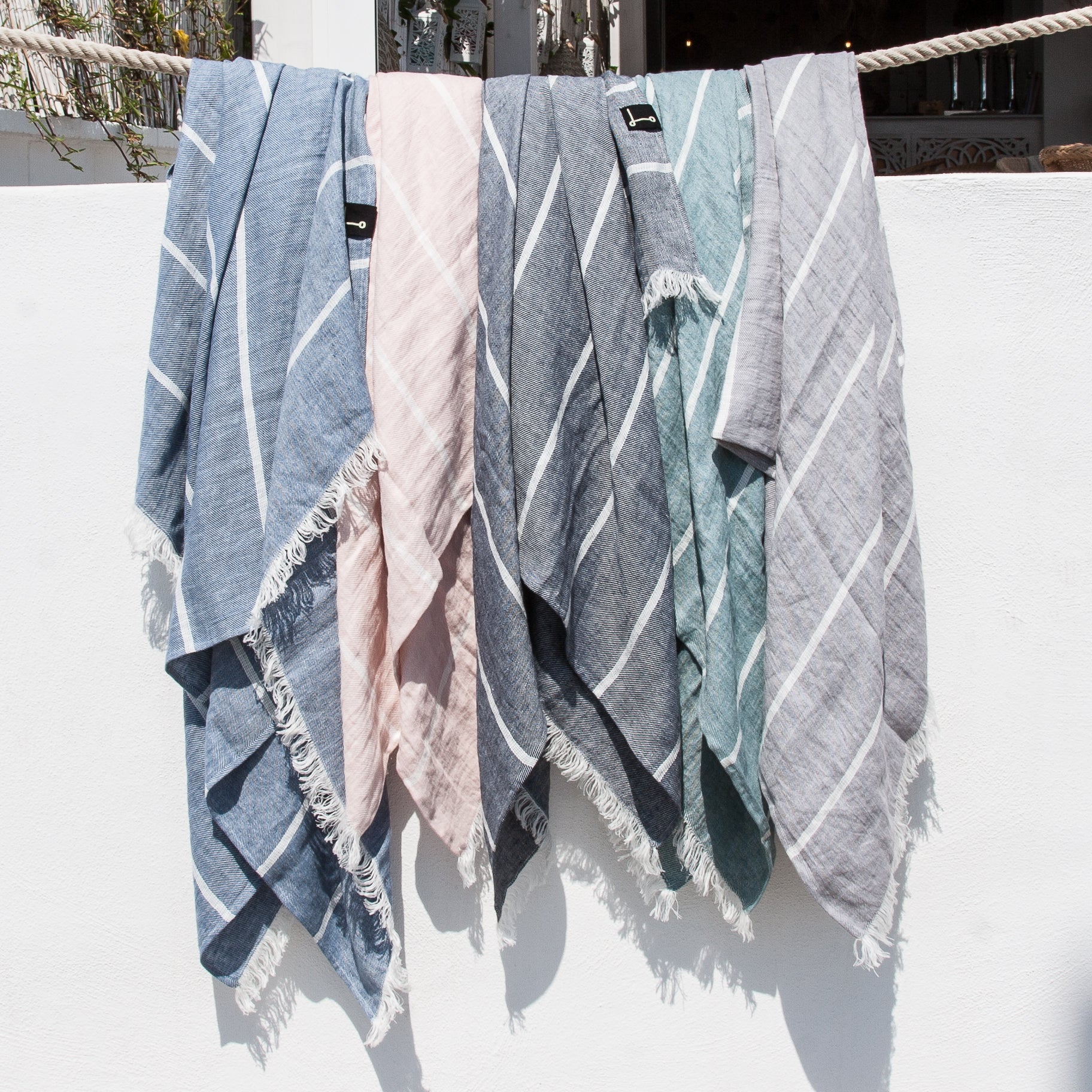 Toallas NIKI de lino para la playa en varios colores para el verano